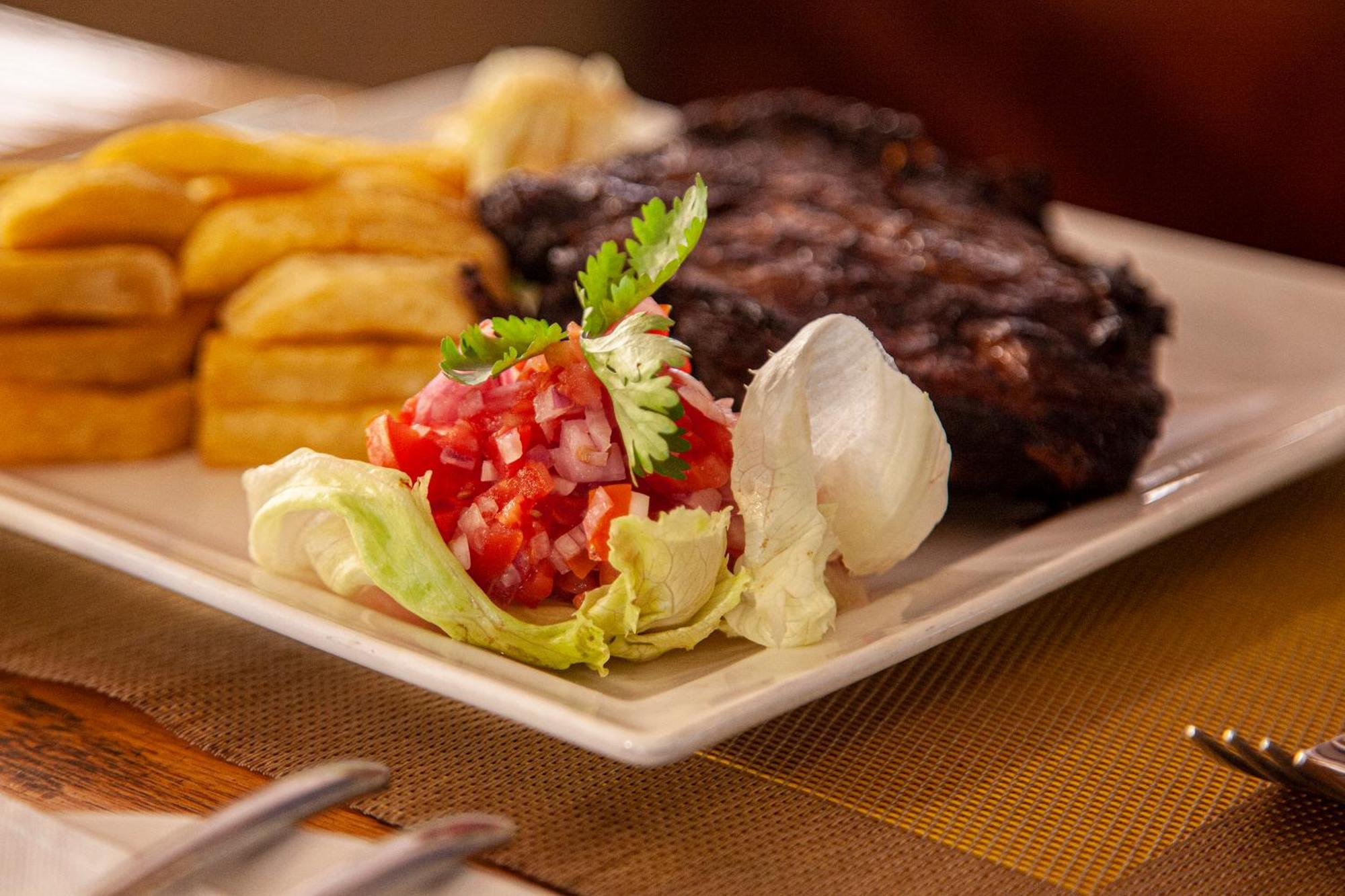 Golf Course Hotel Kampala Kültér fotó