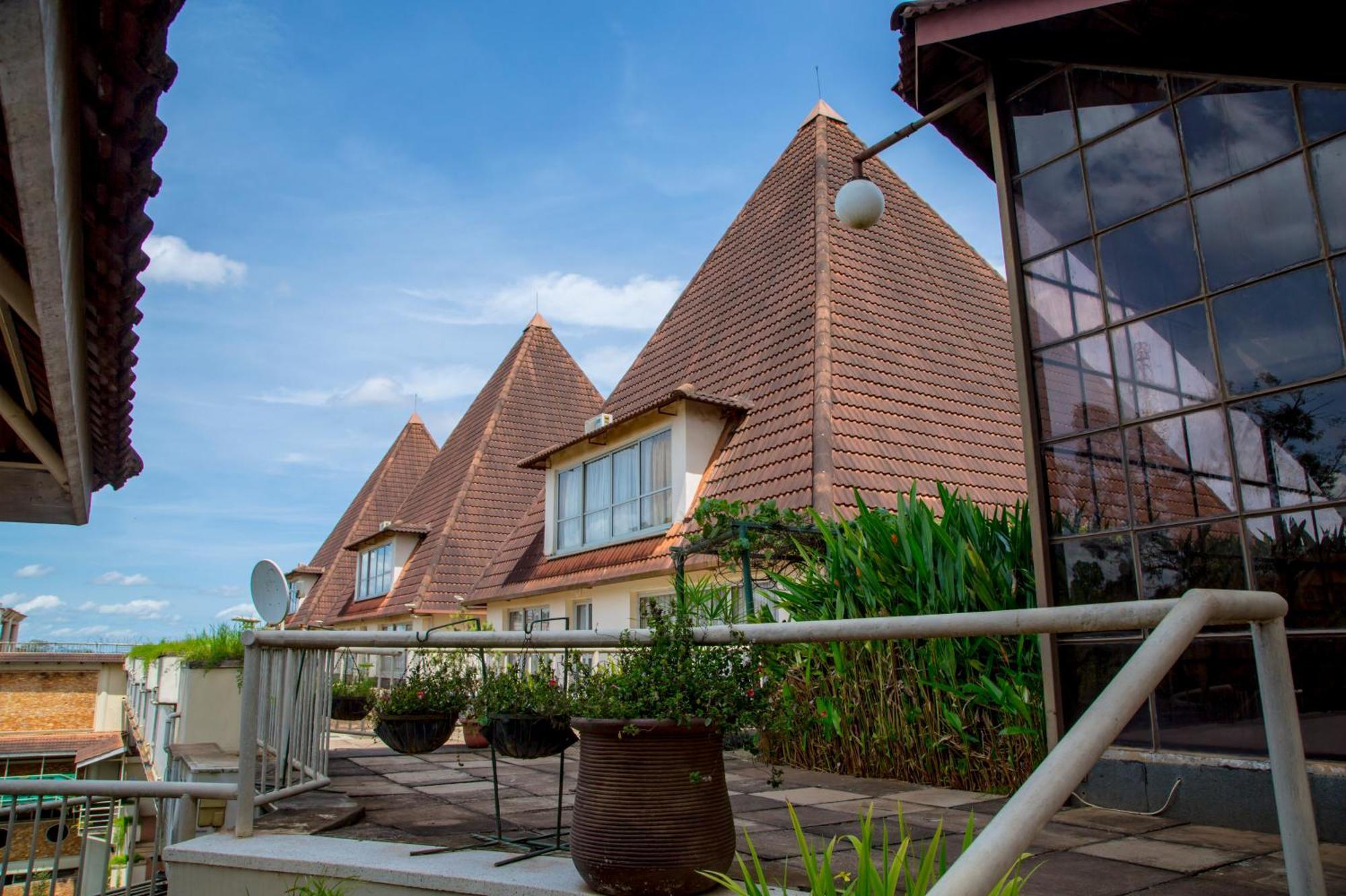 Golf Course Hotel Kampala Kültér fotó