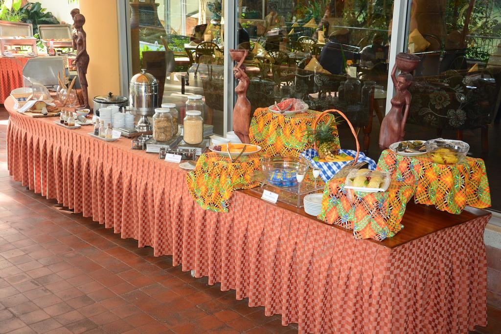 Golf Course Hotel Kampala Kültér fotó
